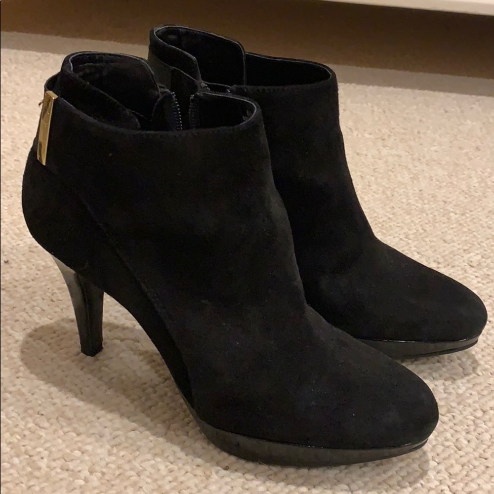 Bandolino booties with a heel